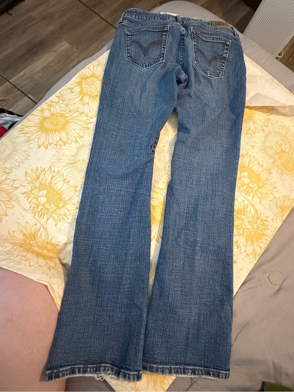 Vintage Levi’s 545 Low bootcut Flare Jeans size 4M blue wash - Picture 3 of 7